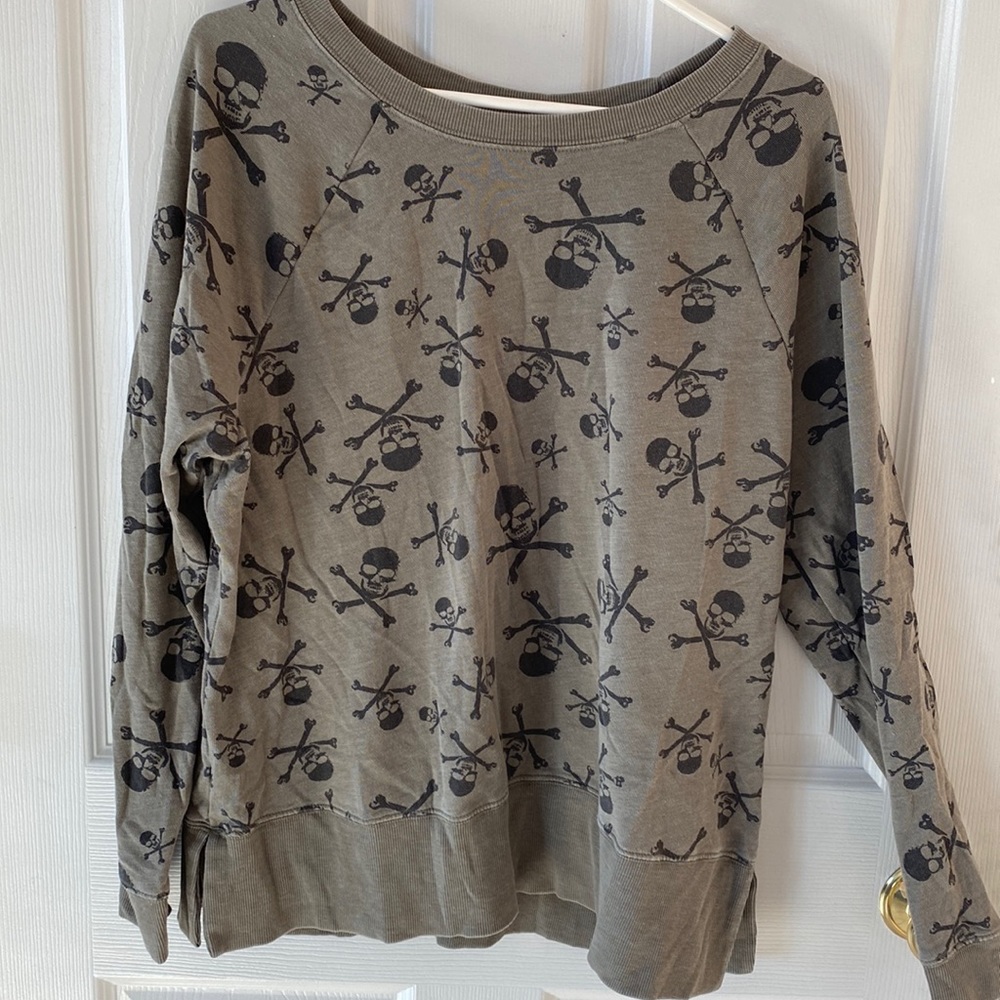 Grayson/Thread army green with black skulls light weight sweatshirt